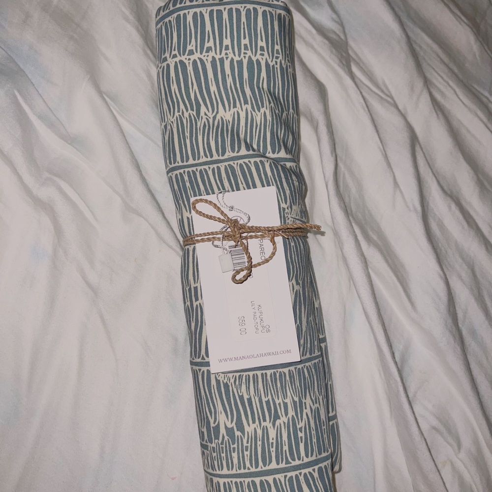 RARE MANAOLA PAREO